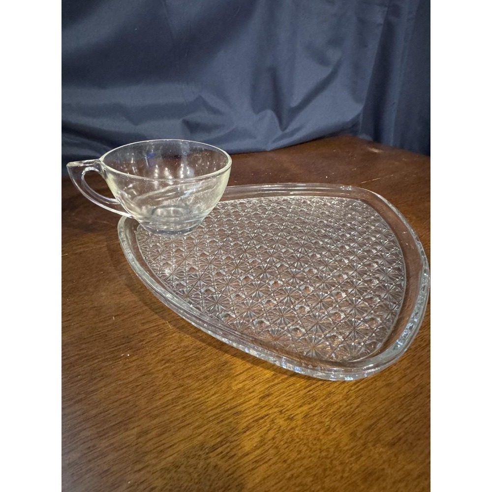 MCM Crystal Vintage SNACK SET / LUNCH SET  DAISY AND BUTTON (Set of 8) 16 Pieces